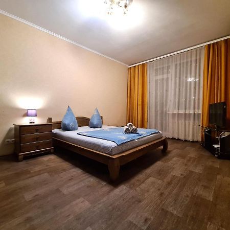 Zaporizhia 1-Room Luxury Apartment On Sobornyi Avenue 170-V, By Grandhome מראה חיצוני תמונה