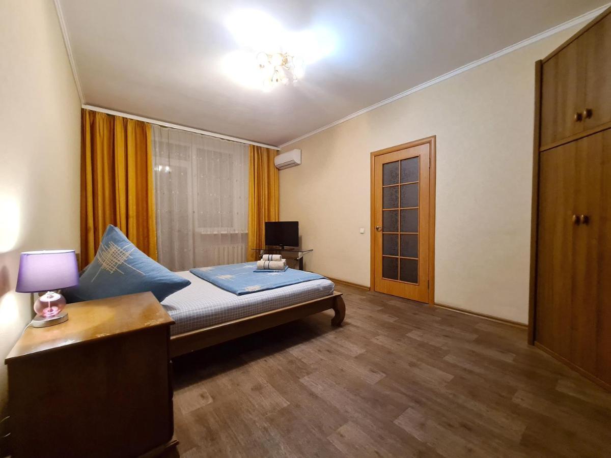 Zaporizhia 1-Room Luxury Apartment On Sobornyi Avenue 170-V, By Grandhome מראה חיצוני תמונה